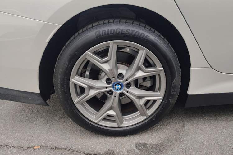Used BMW i3 2022 eDrive 35 L Right Rear Wheel Hub