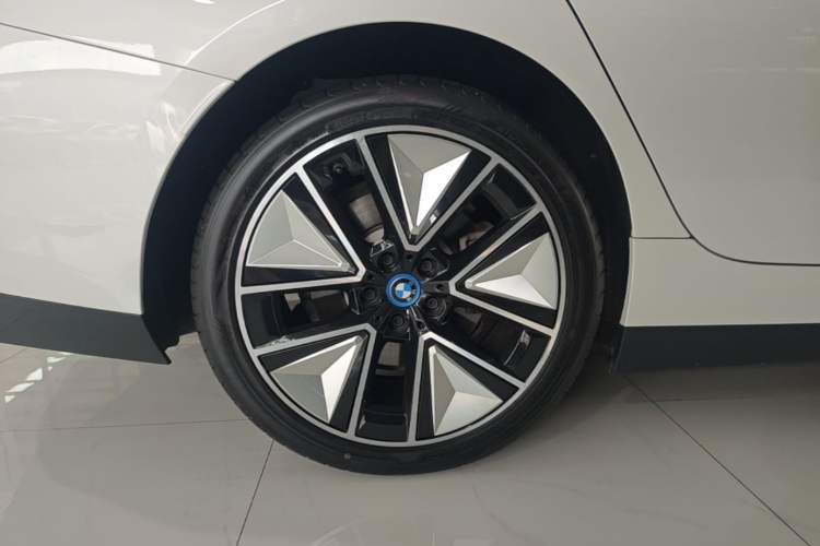 Used BMW i3 2022 eDrive 35 L Right Rear Wheel Hub