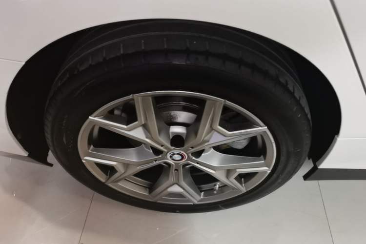 Used BMW i3 2022 eDrive 35 L Right Rear Wheel Hub