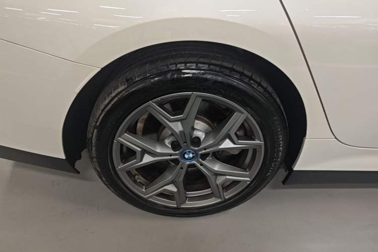 Used BMW i3 2022 eDrive 35 L Right Rear Wheel Hub