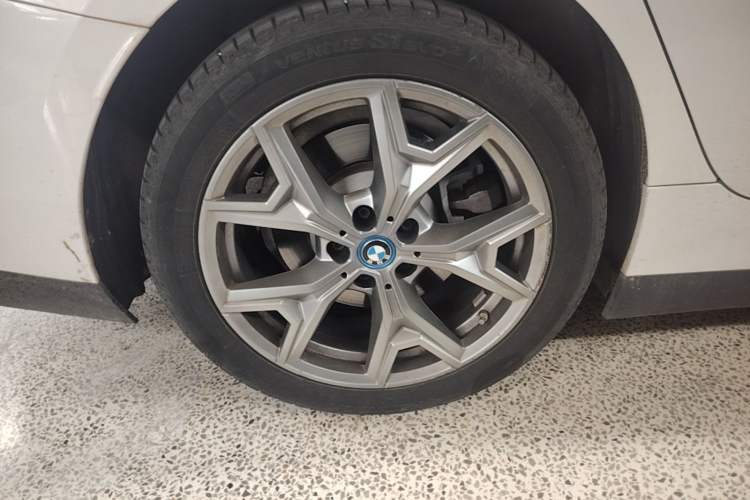 Used BMW i3 2022 eDrive 35 L Right Rear Wheel Hub