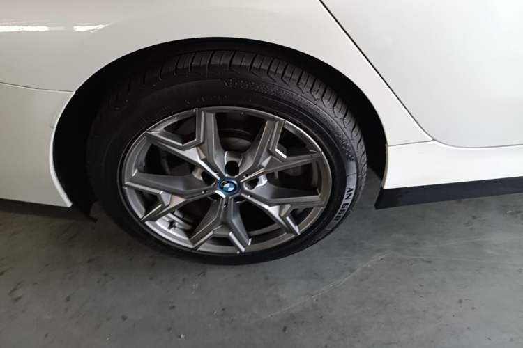 Used BMW i3 2022 eDrive 35 L Right Rear Wheel Hub