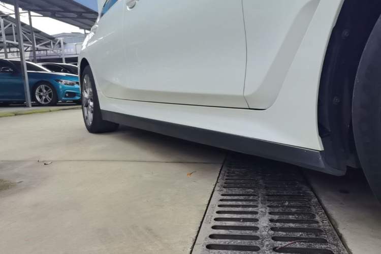Used BMW i3 2022 eDrive 35 L Right Side Sill