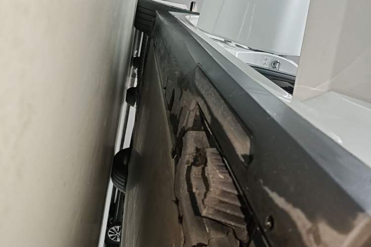 Used BMW i3 2022 eDrive 35 L Right Side Sill