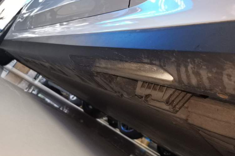 Used BMW i3 2022 eDrive 35 L Right Side Sill
