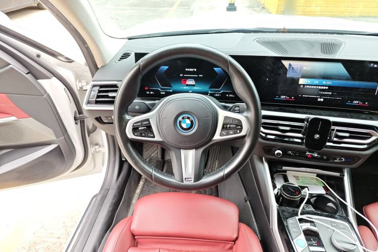 Used BMW i3 2022 eDrive 35 L Steering Wheel