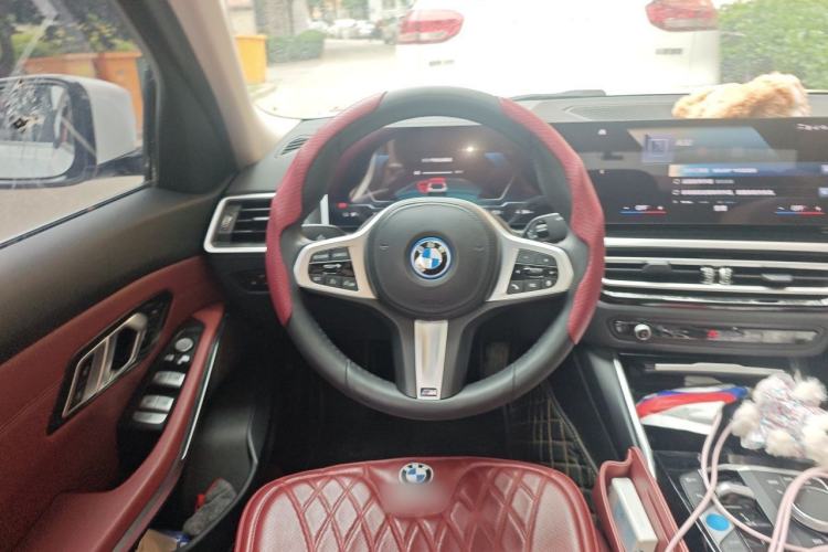 Used BMW i3 2022 eDrive 35 L Steering Wheel