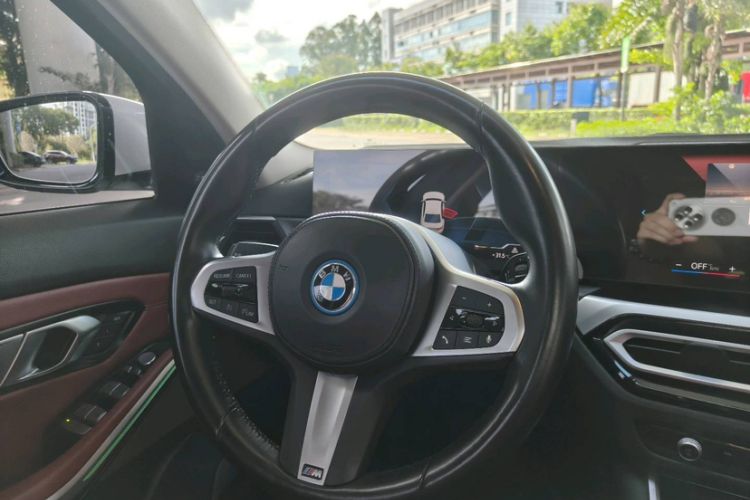 Used BMW i3 2022 eDrive 35 L Steering Wheel