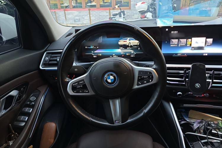 Used BMW i3 2022 eDrive 35 L Steering Wheel
