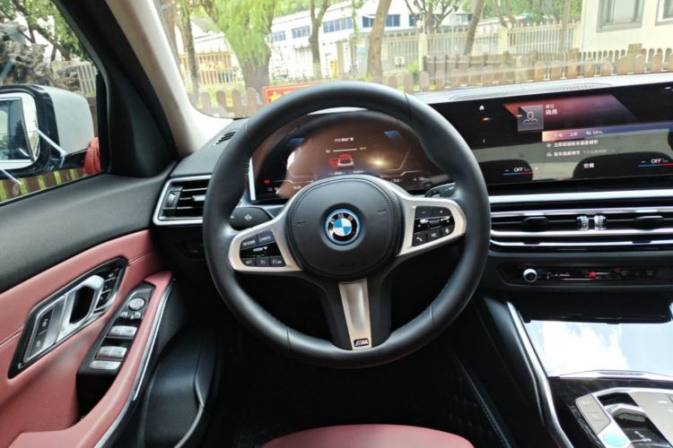 Used BMW i3 2022 eDrive 35 L Steering Wheel