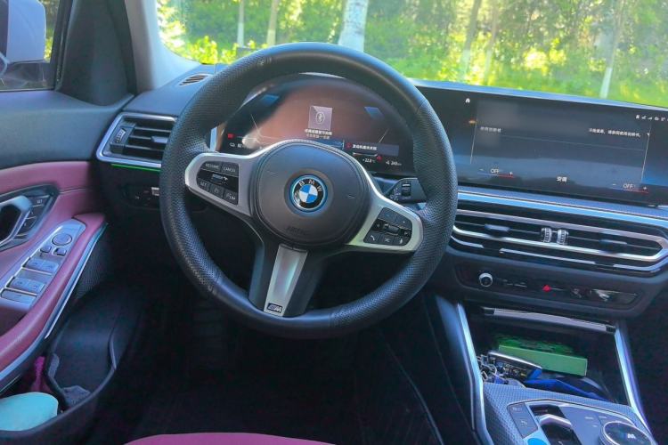 Used BMW i3 2022 eDrive 35 L Steering Wheel
