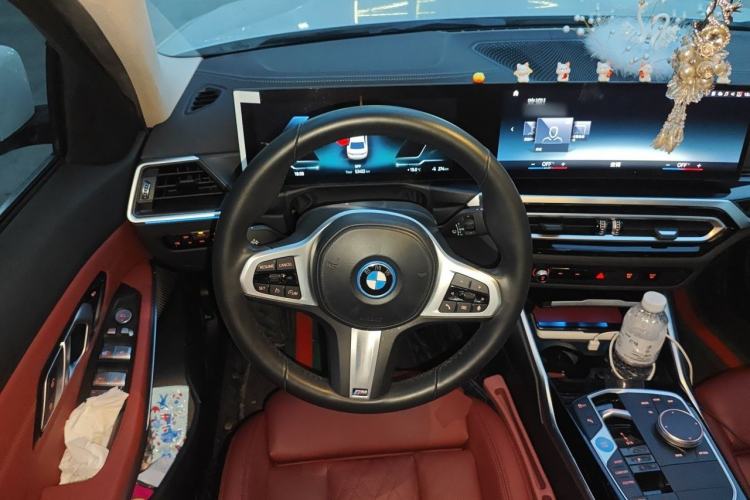 Used BMW i3 2022 eDrive 35 L Steering Wheel