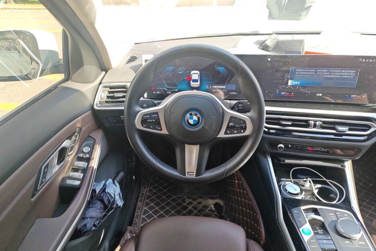 Used BMW i3 2022 eDrive 35 L Steering Wheel
