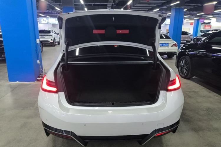 Used BMW i3 2022 eDrive 35 L Trunk