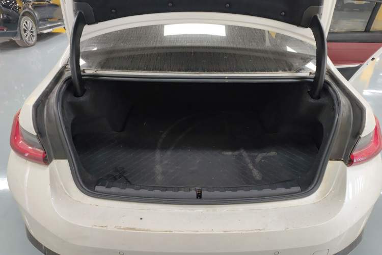 Used BMW i3 2022 eDrive 35 L Trunk