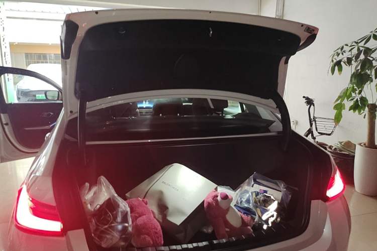 Used BMW i3 2022 eDrive 35 L Trunk