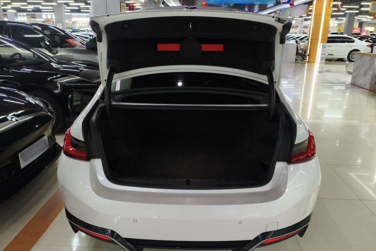 Used BMW i3 2022 eDrive 35 L Trunk