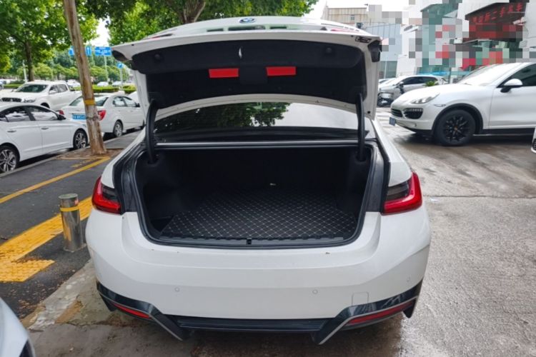Used BMW i3 2022 eDrive 35 L Trunk