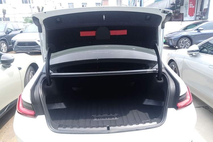 Used BMW i3 2022 eDrive 35 L Trunk