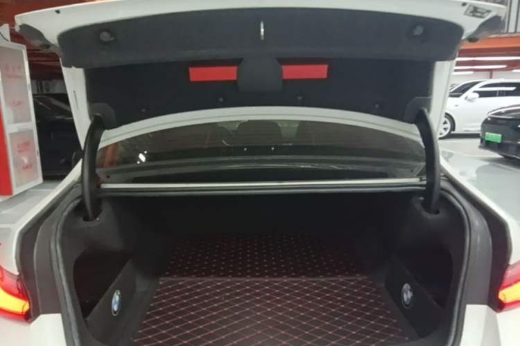 Used BMW i3 2022 eDrive 35 L Trunk
