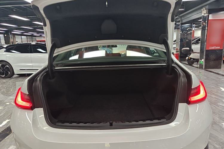 Used BMW i3 2022 eDrive 35 L Trunk