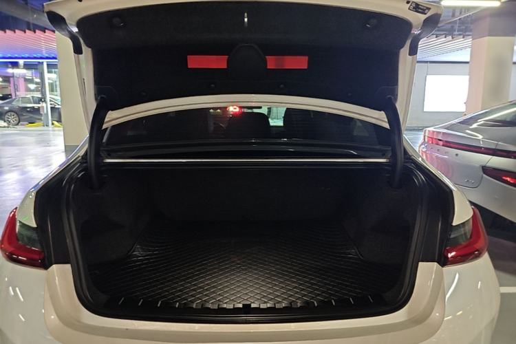Used BMW i3 2022 eDrive 35 L Trunk
