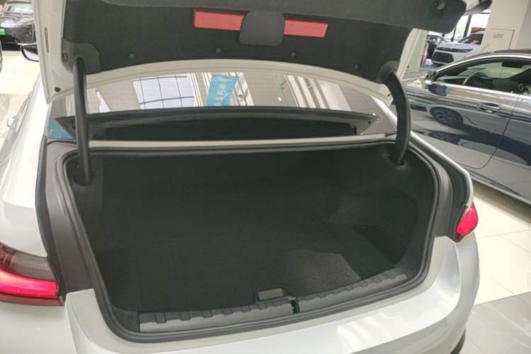Used BMW i3 2022 eDrive 35 L Trunk