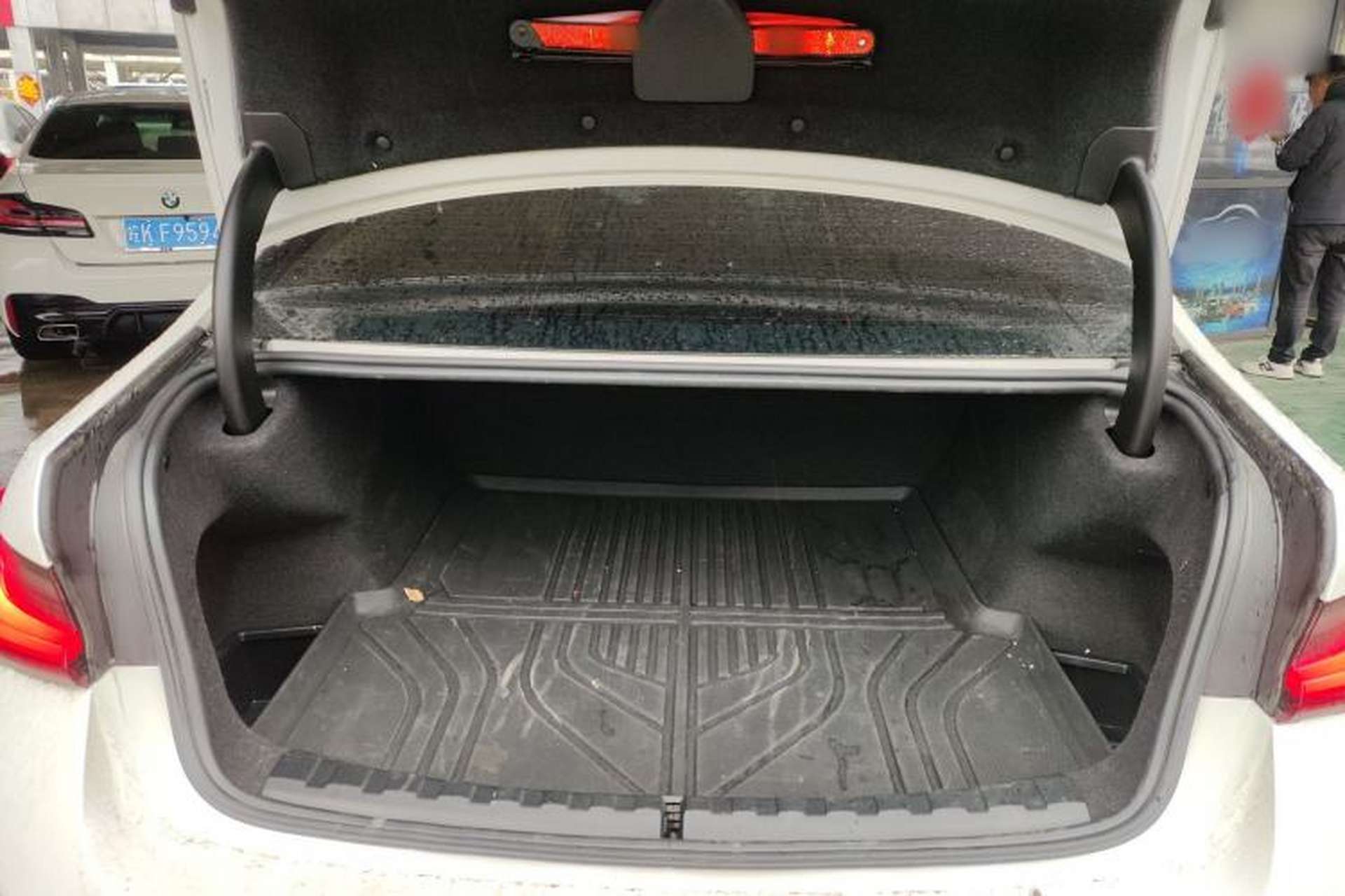 Used BMW i3 2022 eDrive 35 L Trunk