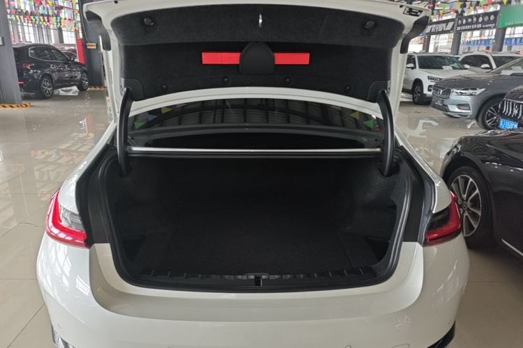 Used BMW i3 2022 eDrive 35 L Trunk