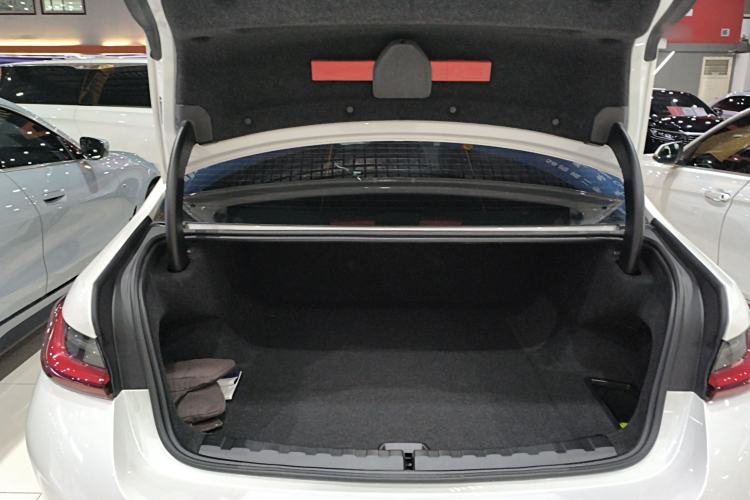 Used BMW i3 2022 eDrive 35 L Trunk