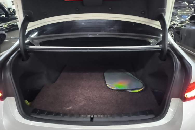 Used BMW i3 2022 eDrive 35 L Trunk