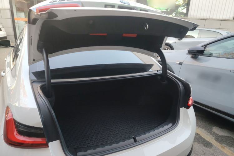 Used BMW i3 2022 eDrive 35 L Trunk