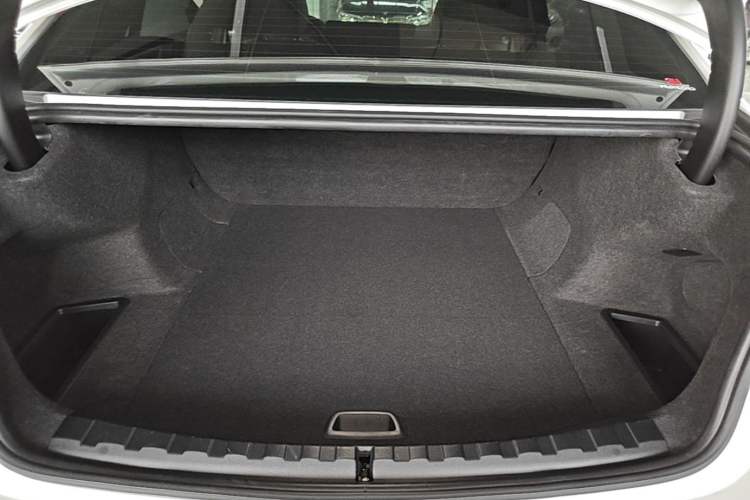 Used BMW i3 2022 eDrive 35 L Trunk
