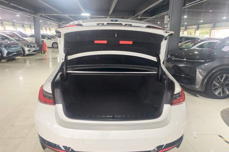 Used BMW i3 2022 eDrive 35 L Trunk