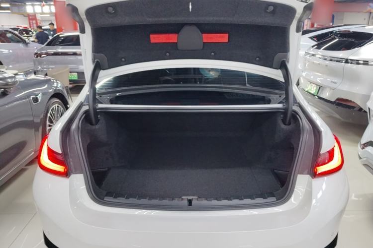 Used BMW i3 2022 eDrive 35 L Trunk
