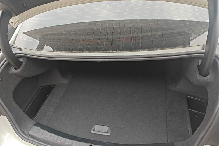 Used BMW i3 2022 eDrive 35 L Trunk