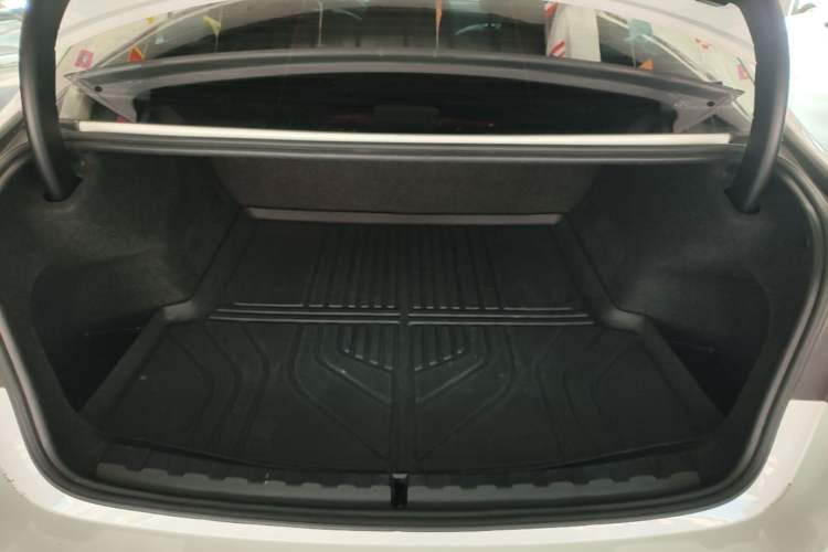 Used BMW i3 2022 eDrive 35 L Trunk