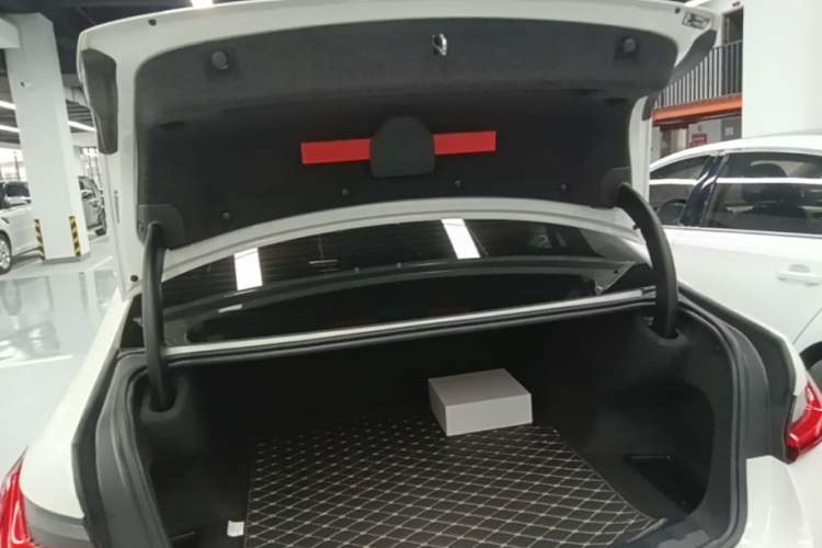 Used BMW i3 2022 eDrive 35 L Trunk