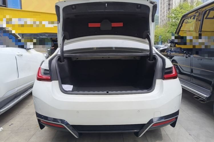 Used BMW i3 2022 eDrive 35 L Trunk