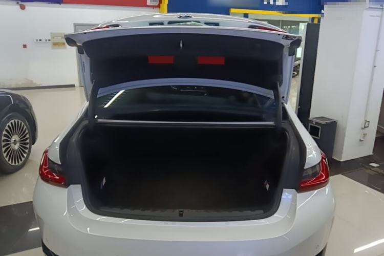 Used BMW i3 2022 eDrive 35 L Trunk