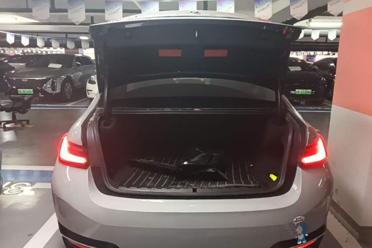 Used BMW i3 2022 eDrive 35 L Trunk