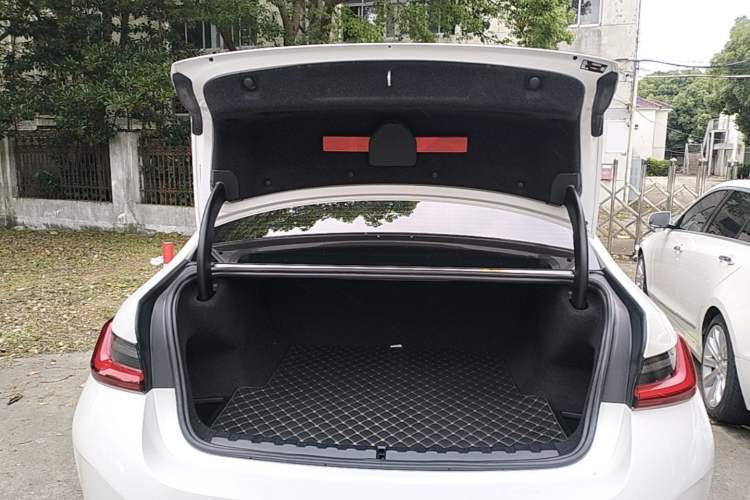 Used BMW i3 2022 eDrive 35 L Trunk