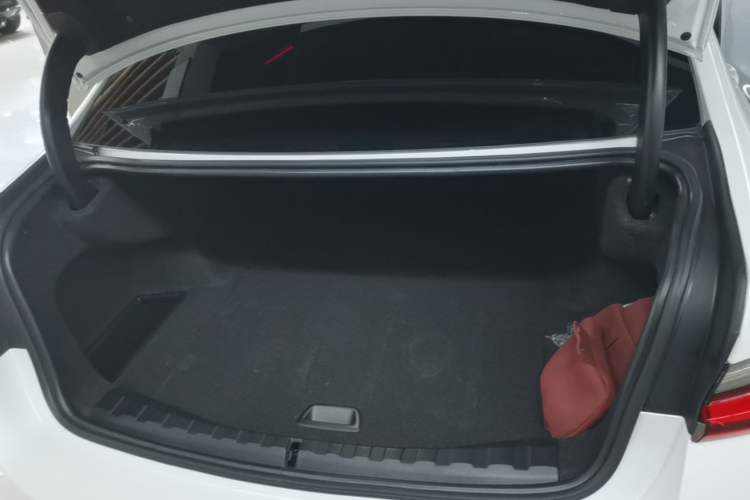 Used BMW i3 2022 eDrive 35 L Trunk