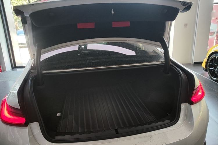 Used BMW i3 2022 eDrive 35 L Trunk