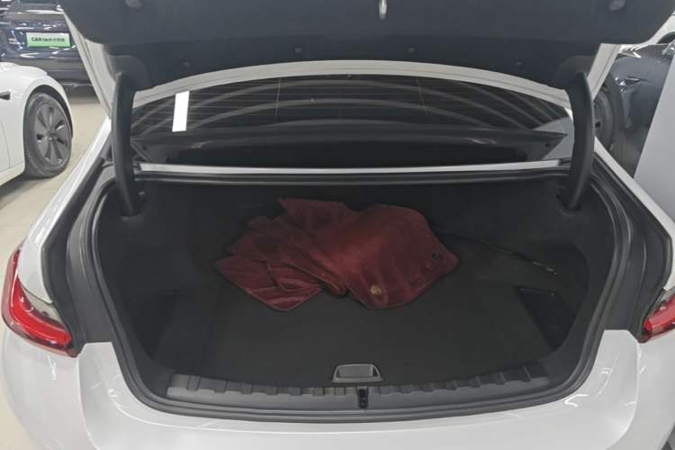 Used BMW i3 2022 eDrive 35 L Trunk