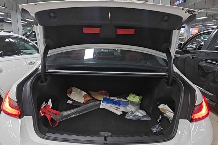 Used BMW i3 2022 eDrive 35 L Trunk
