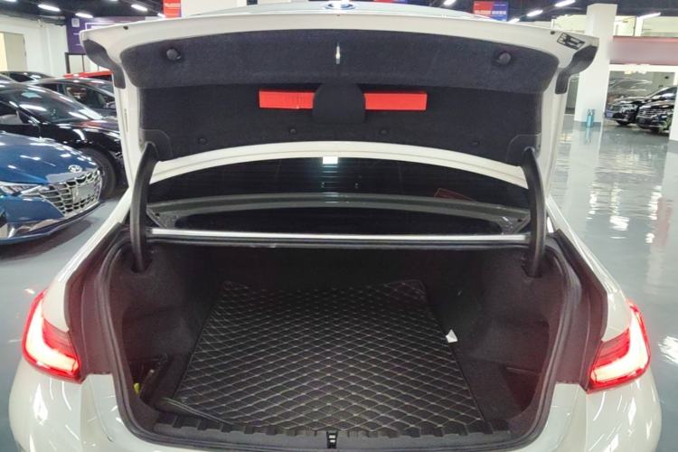 Used BMW i3 2022 eDrive 35 L Trunk