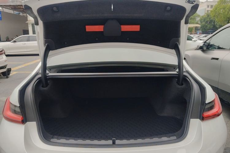 Used BMW i3 2022 eDrive 35 L Trunk