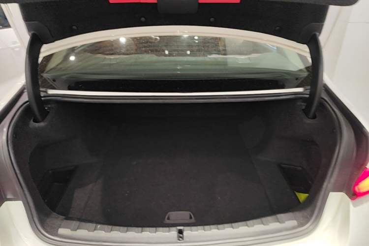 Used BMW i3 2022 eDrive 35 L Trunk