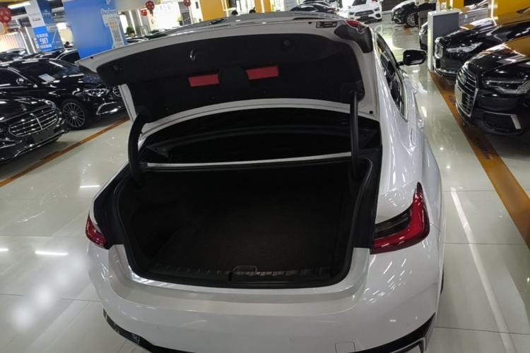 Used BMW i3 2022 eDrive 35 L Trunk